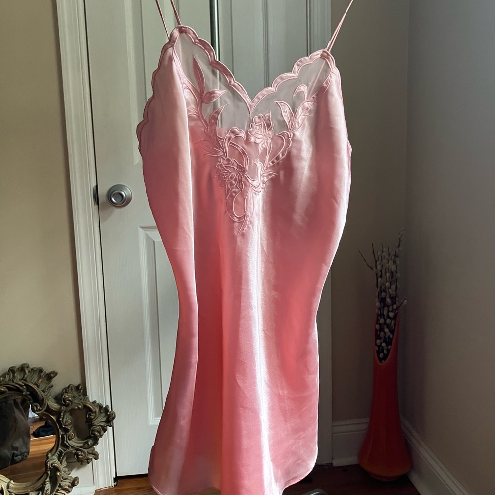 Vintage Cacique Peachy Pink Chemise with Lace Trim size Small